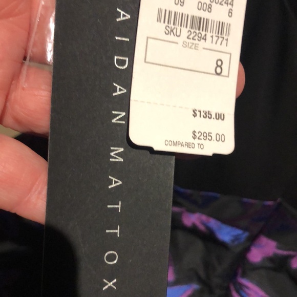 Aidan Mattox. Size 8. Gorgeous cocktail/party dress with peekaboo keyhole back. - Picture 6 of 8